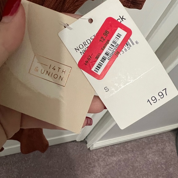 Rust colored blouse - Picture 3 of 3